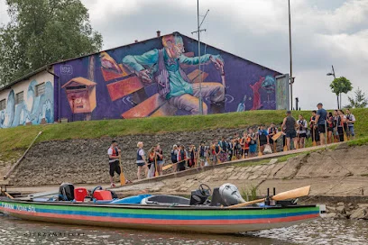 Mural przy przystani kajakowej nad Odrą